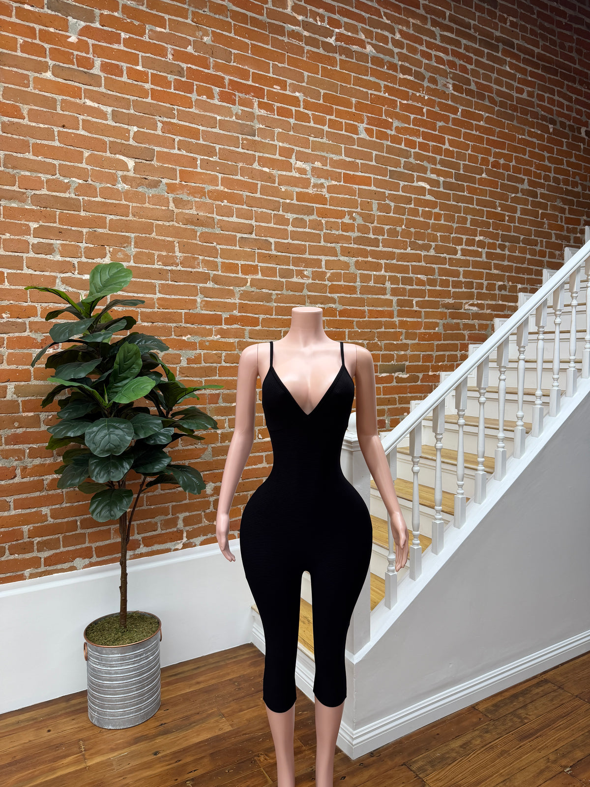 So Snatched Capri Romper(Black)