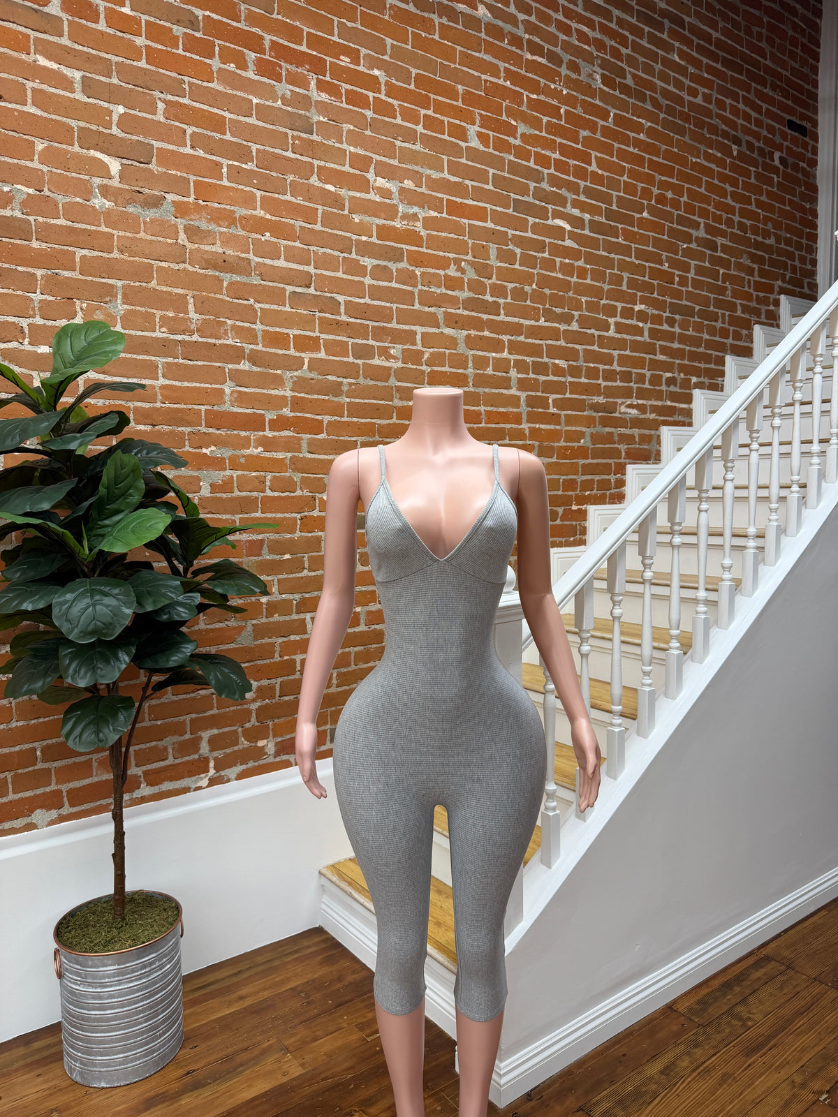 So Snatched Capri Romper(Grey)